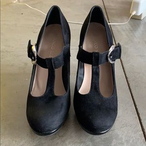 Black heels with buckle